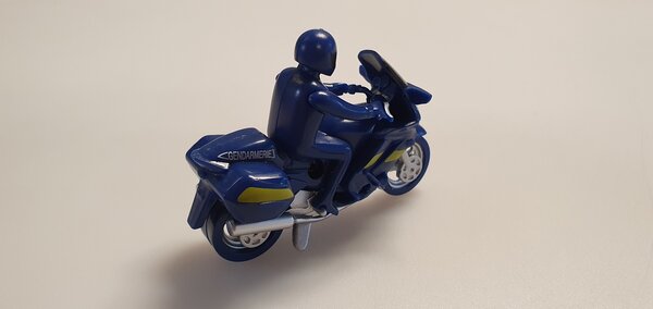 Renault Renault Gendarmerie - 1:32 - Norev Renault Renault Gendarmerie - 1:32 - Norev