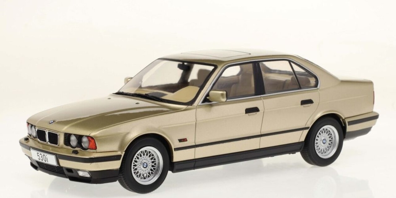 BMW BMW 5-Series (E34) - 1:18 - Modelcar Group