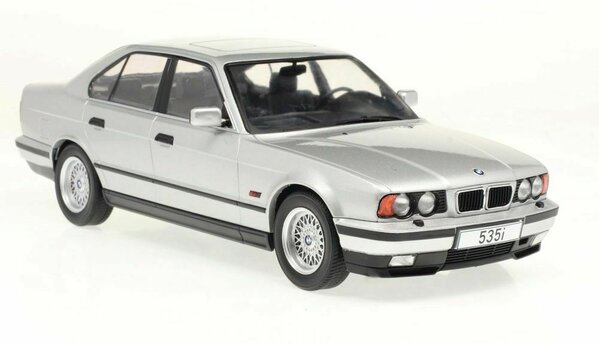 BMW BMW 5-Series (E34) - 1:18 - Modelcar Group