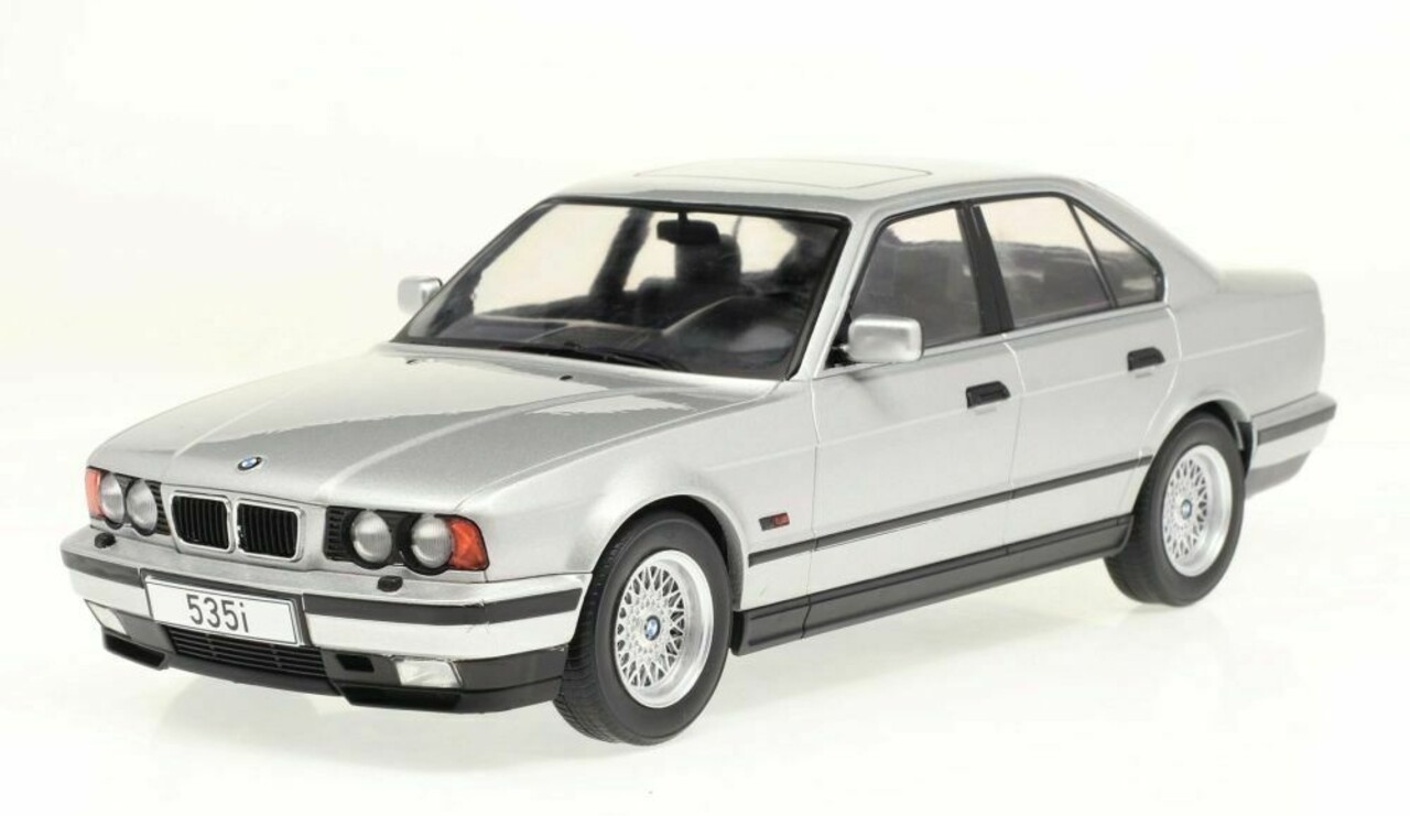 BMW BMW 5-Series (E34) - 1:18 - Modelcar Group