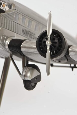 Junkers Junkers Ju52/3m "Manfred von Richthofen" - 1:72 - Schuco Junkers Junkers Ju52/3m "Manfred von Richthofen" - 1:72 - Schuco