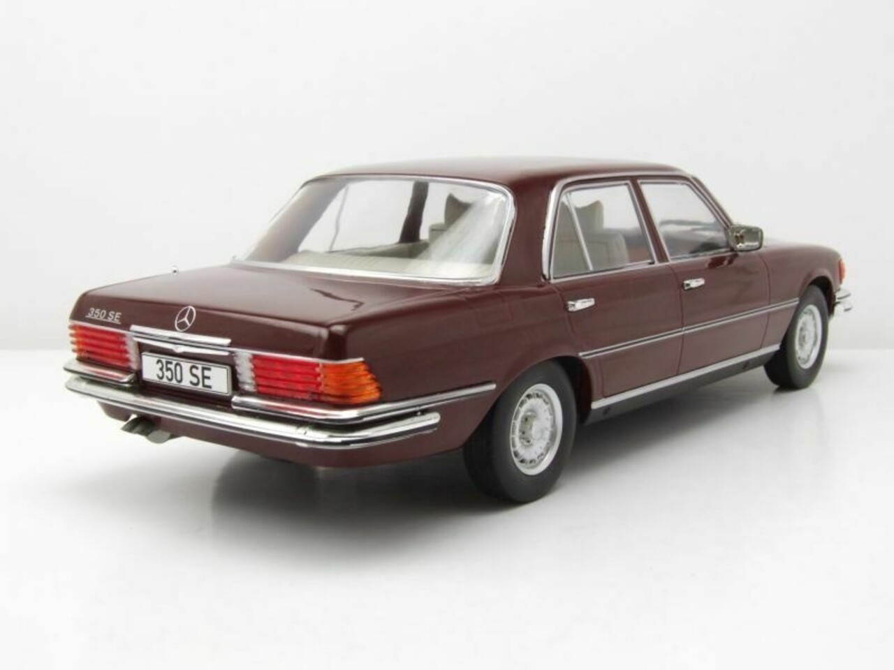 Mercedes-Benz Mercedes-Benz W116 1972 - 1:18 - Modelcar Group Mercedes-Benz Mercedes-Benz W116 1972 - 1:18 - Modelcar Group