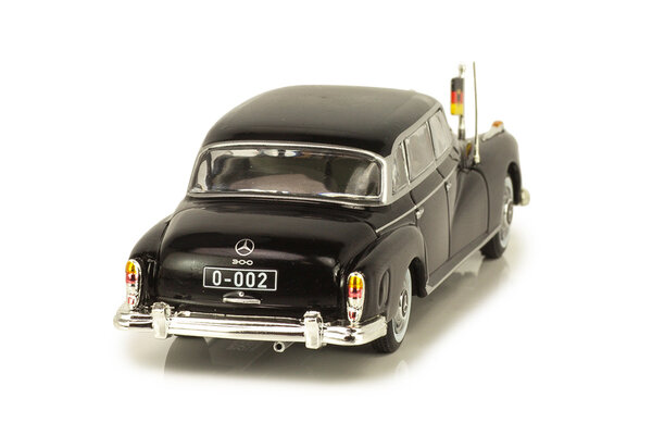 Mercedes-Benz Mercedes-Benz 300 d (W 189) 1957-1962 - 1:43 - Premium & Collectibles Trading Co.