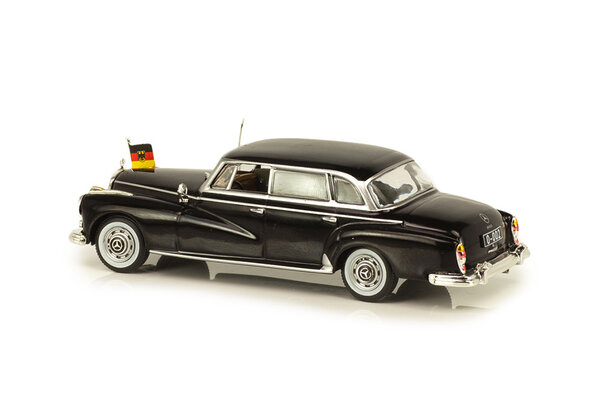 Mercedes-Benz Mercedes-Benz 300 d (W 189) 1957-1962 - 1:43 - Premium & Collectibles Trading Co.