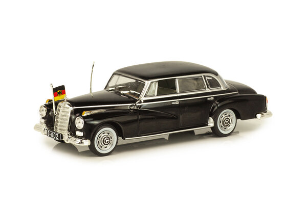 Mercedes-Benz Mercedes-Benz 300 d (W 189) 1957-1962 - 1:43 - Premium & Collectibles Trading Co.