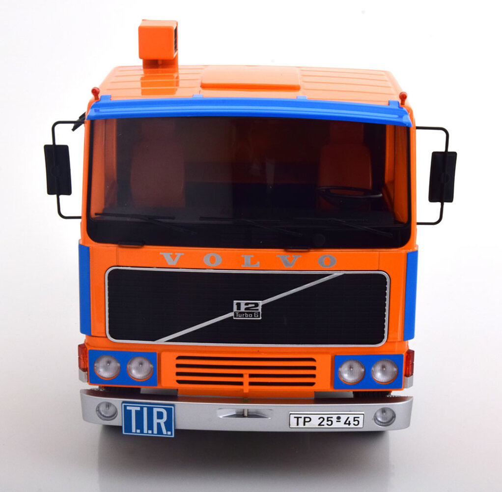 Volvo Volvo F12 'Deutrans' - 1:18 - Road Kings