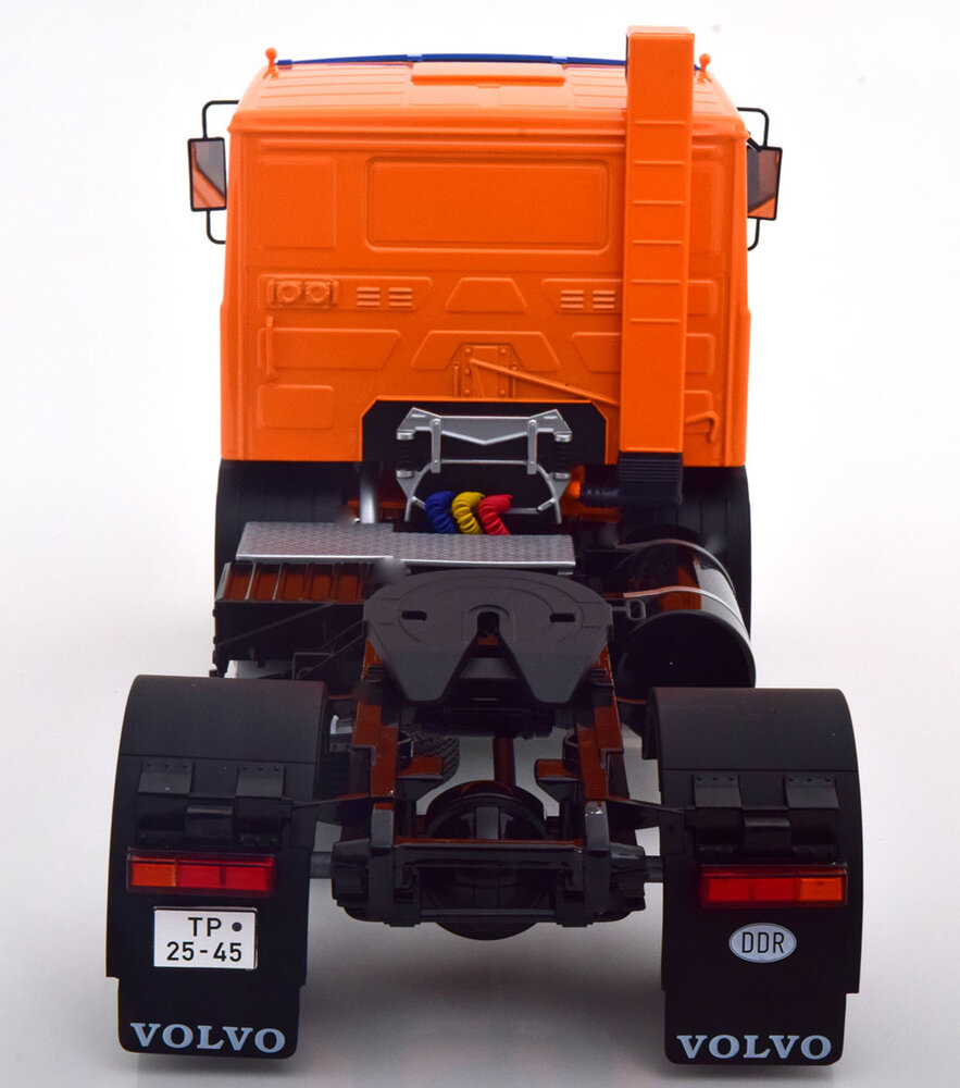 Volvo Volvo F12 'Deutrans' - 1:18 - Road Kings