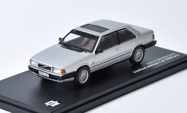 Volvo Volvo 780 Bertone 1977 - 1:43 - Triple 9 Collection Volvo Volvo 780 Bertone 1977 - 1:43 - Triple 9 Collection