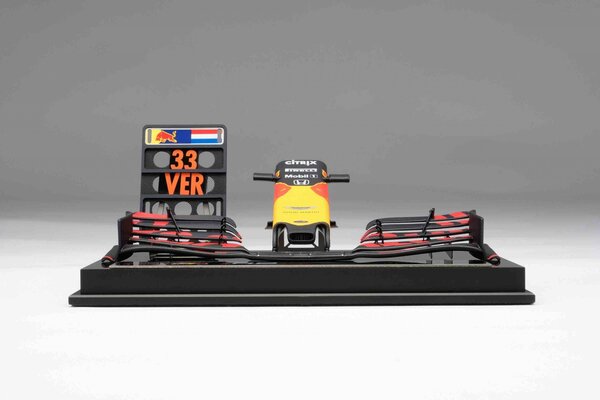 Aston Martin Red Bull Racing RB15 Nosecone & Front Wing - 1:12 - Amalgam Aston Martin Red Bull Racing RB15 Nosecone & Front Wing - 1:12 - Amalgam