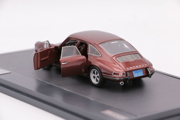 Porsche Troutman & Barnes 911 Sedan 1972 - 1:43 - Matrix Scale