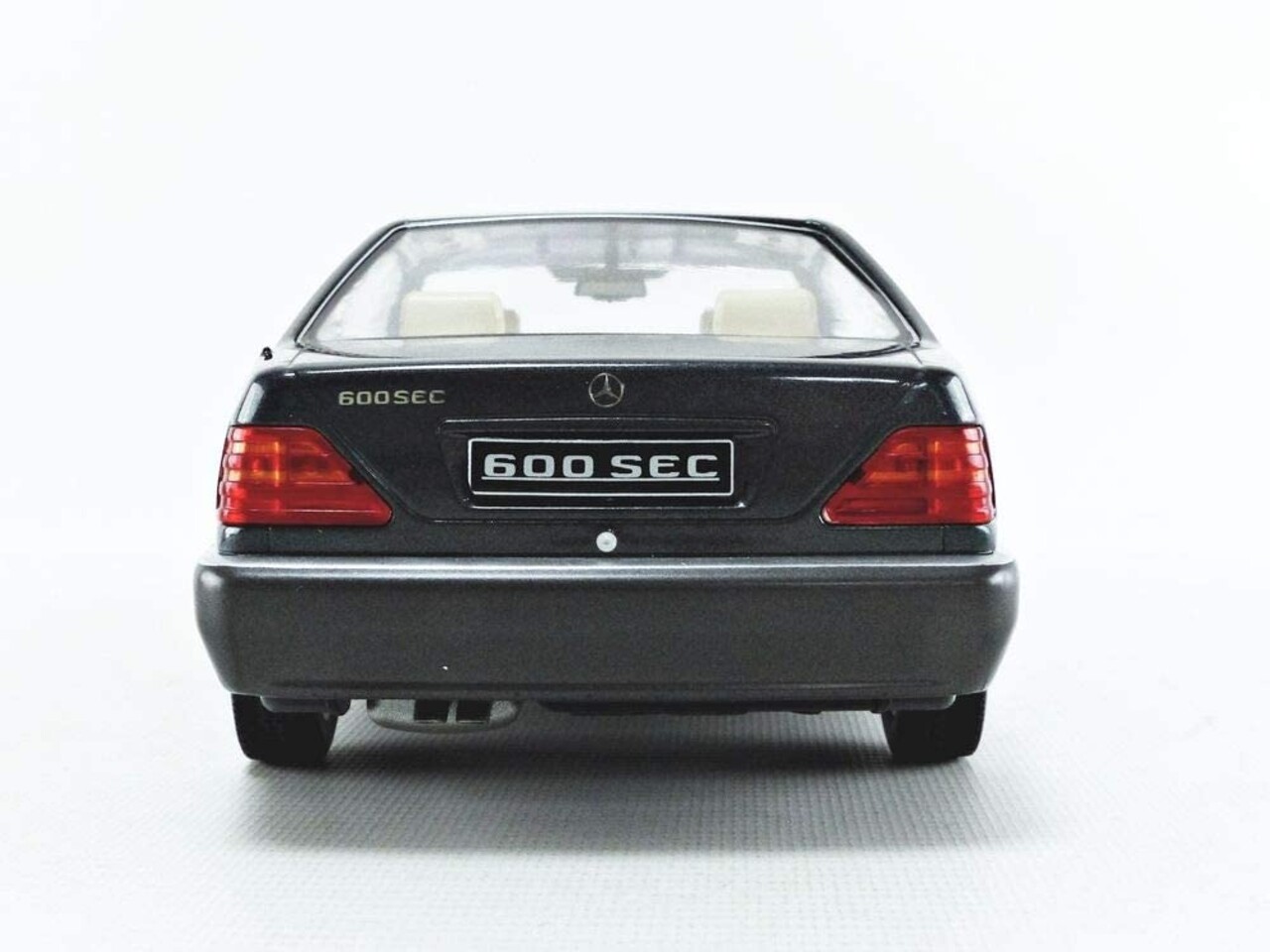 Mercedes-Benz Mercedes-Benz 600 SEC - 1:18 - KK Scale Mercedes-Benz Mercedes-Benz 600 SEC - 1:18 - KK Scale