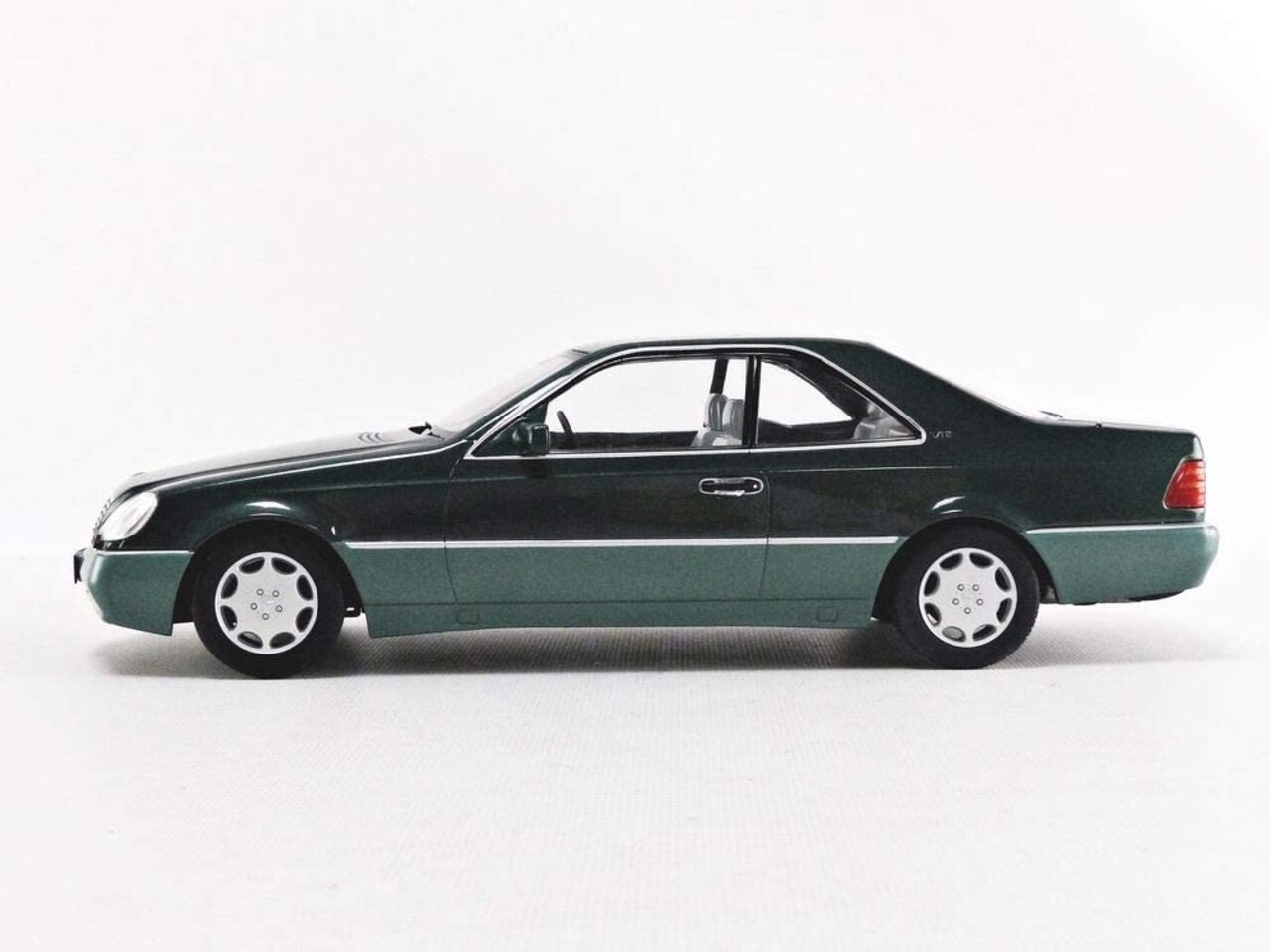 Mercedes-Benz Mercedes-Benz 600 SEC - 1:18 - KK Scale Mercedes-Benz Mercedes-Benz 600 SEC - 1:18 - KK Scale