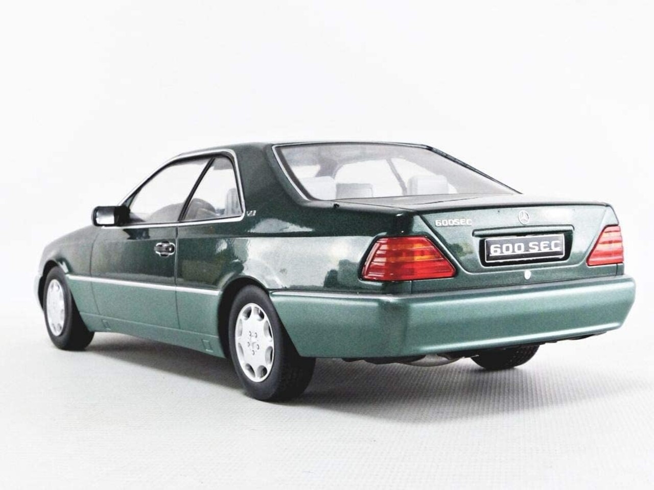 Mercedes-Benz Mercedes-Benz 600 SEC - 1:18 - KK Scale Mercedes-Benz Mercedes-Benz 600 SEC - 1:18 - KK Scale