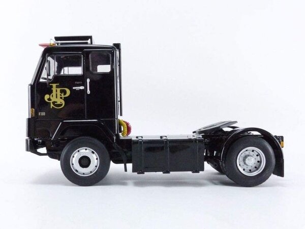 Volvo Volvo F88 'JSP F1 Team Lotus' - 1:18 - Road Kings