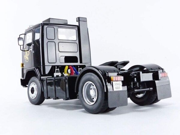 Volvo Volvo F88 'JSP F1 Team Lotus' - 1:18 - Road Kings