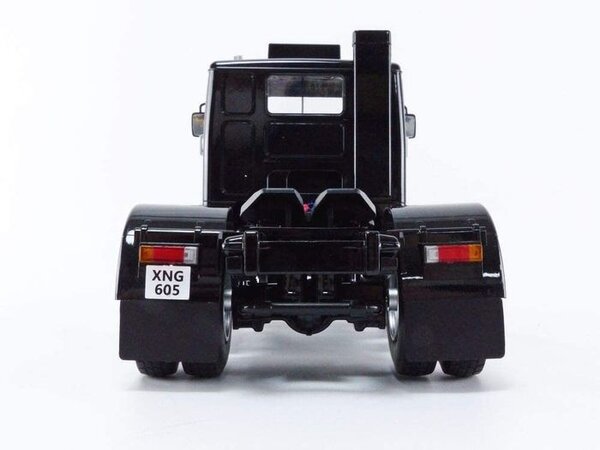 Volvo Volvo F88 'JSP F1 Team Lotus' - 1:18 - Road Kings