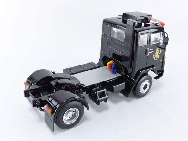 Volvo Volvo F88 'JSP F1 Team Lotus' - 1:18 - Road Kings