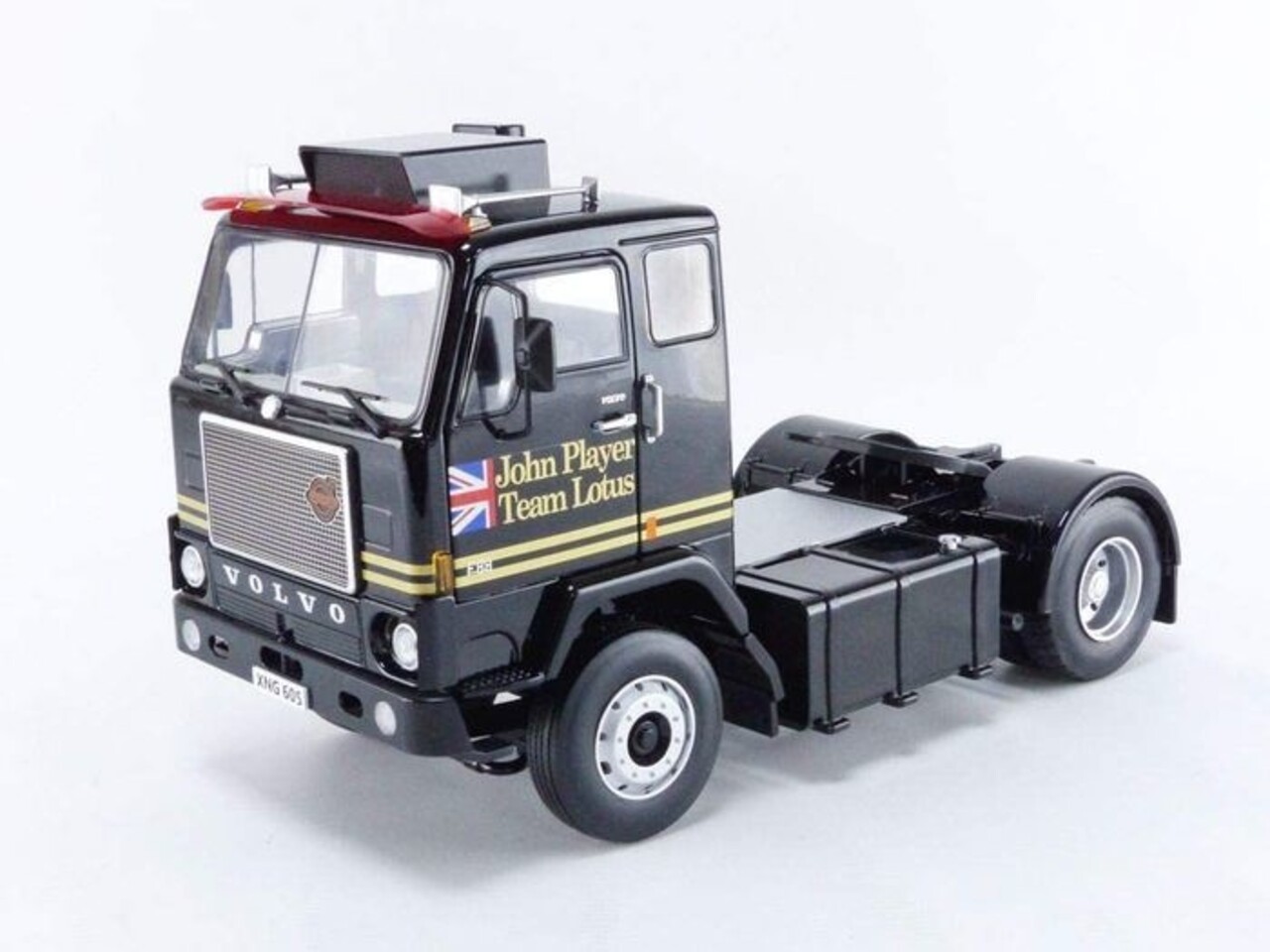 Volvo Volvo F88 'John Player Team Lotus' - 1:18 - Road Kings