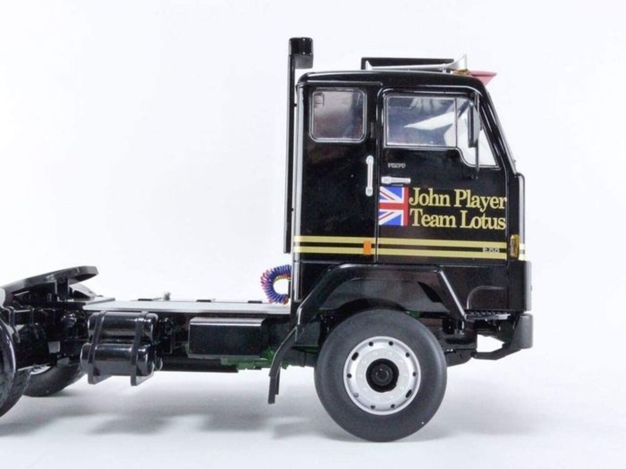 Volvo Volvo F88 'John Player Team Lotus' - 1:18 - Road Kings