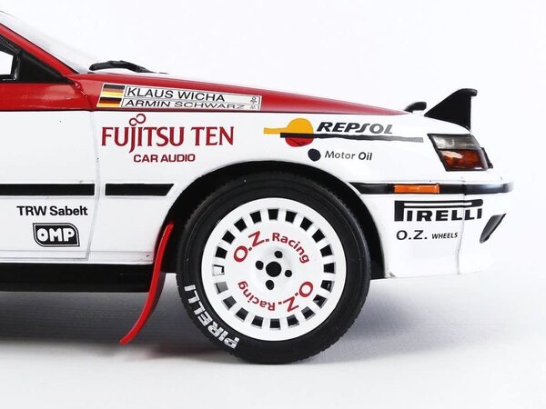 Toyota Toyota Celica GT-Four ST165 #19 Rally San Remo 1990 - 1:18 - IXO  Models