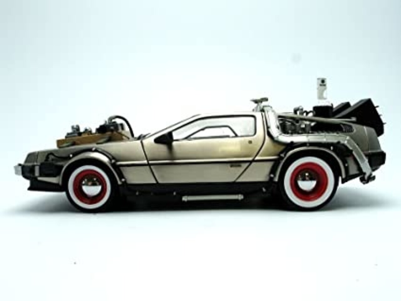 DeLorean DeLorean DMC 12  'Back to the Future III' - 1:18 - Sun Star DeLorean DeLorean DMC 12  'Back to the Future III' - 1:18 - Sun Star