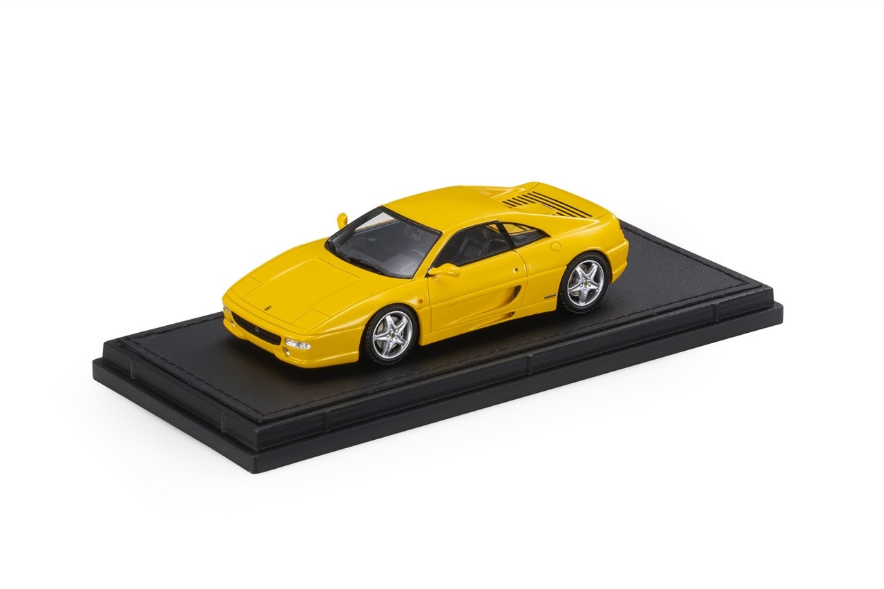Ferrari miniature modèle F 355 Spider - Label Emmaüs