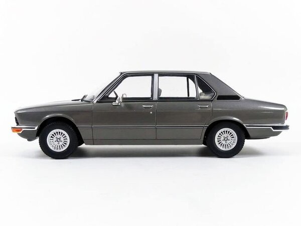 BMW BMW 5-Series (E12) 1974 - 1:18 - Modelcar Group
