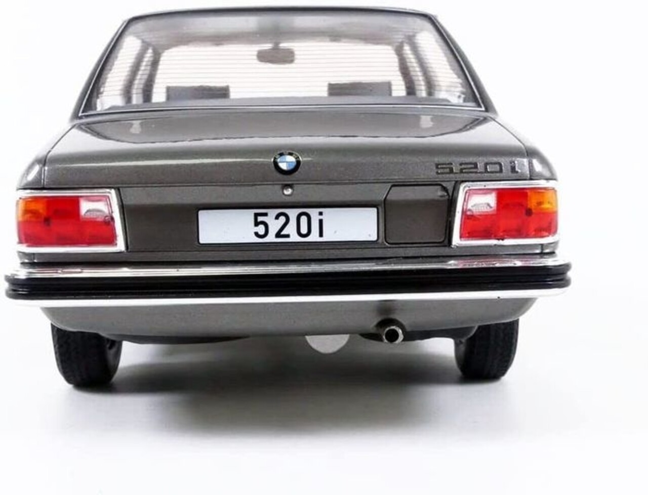 BMW BMW 5-Series (E12) 1974 - 1:18 - Modelcar Group