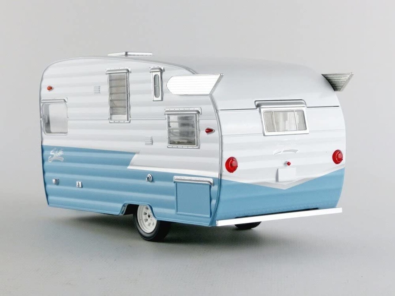 Shasta Shasta 15' Airflyte - 1:24 - Greenlight Shasta Shasta 15' Airflyte - 1:24 - Greenlight