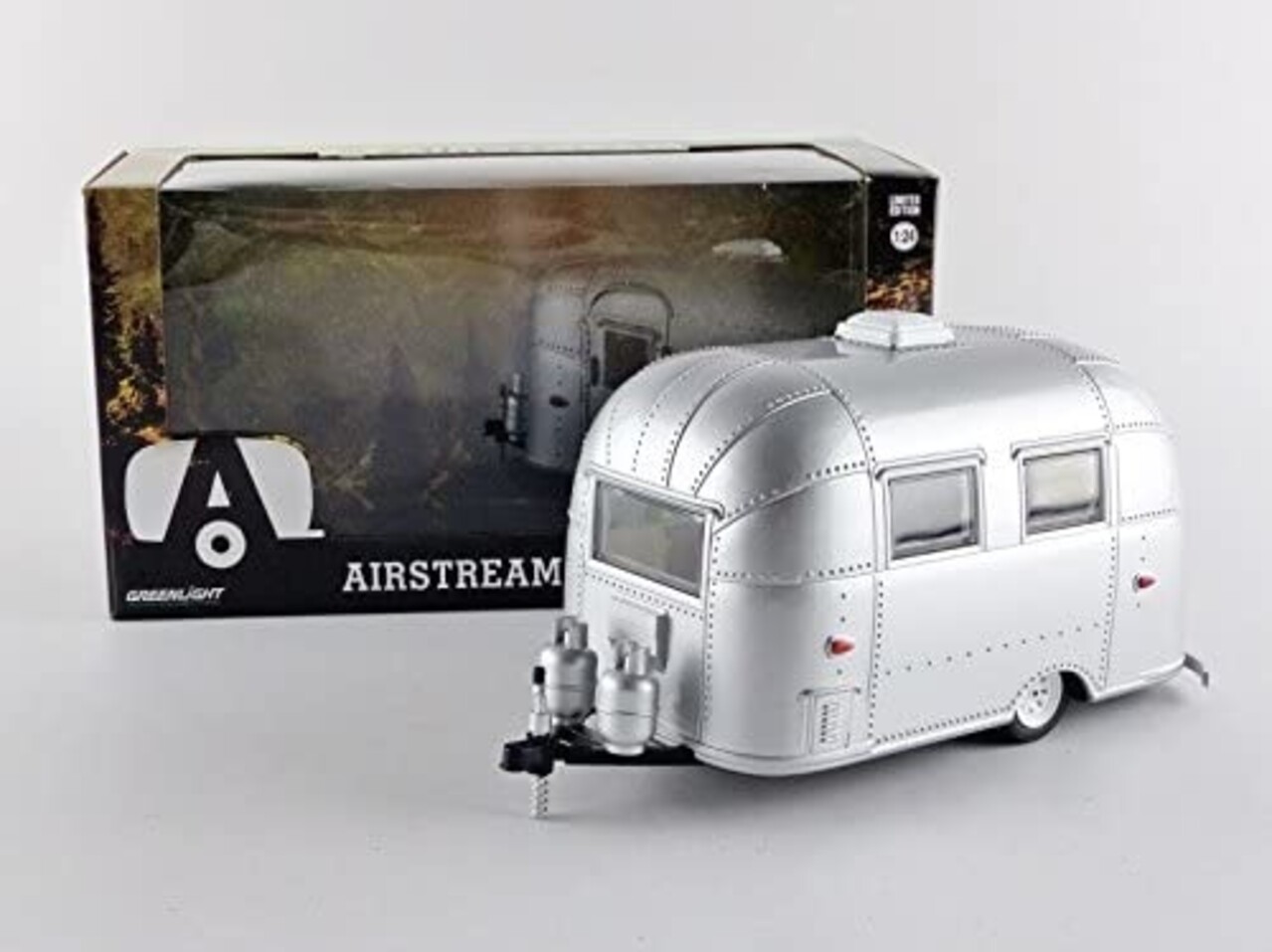Airstream Airstream 16' Bambi - 1:24 - Greenlight