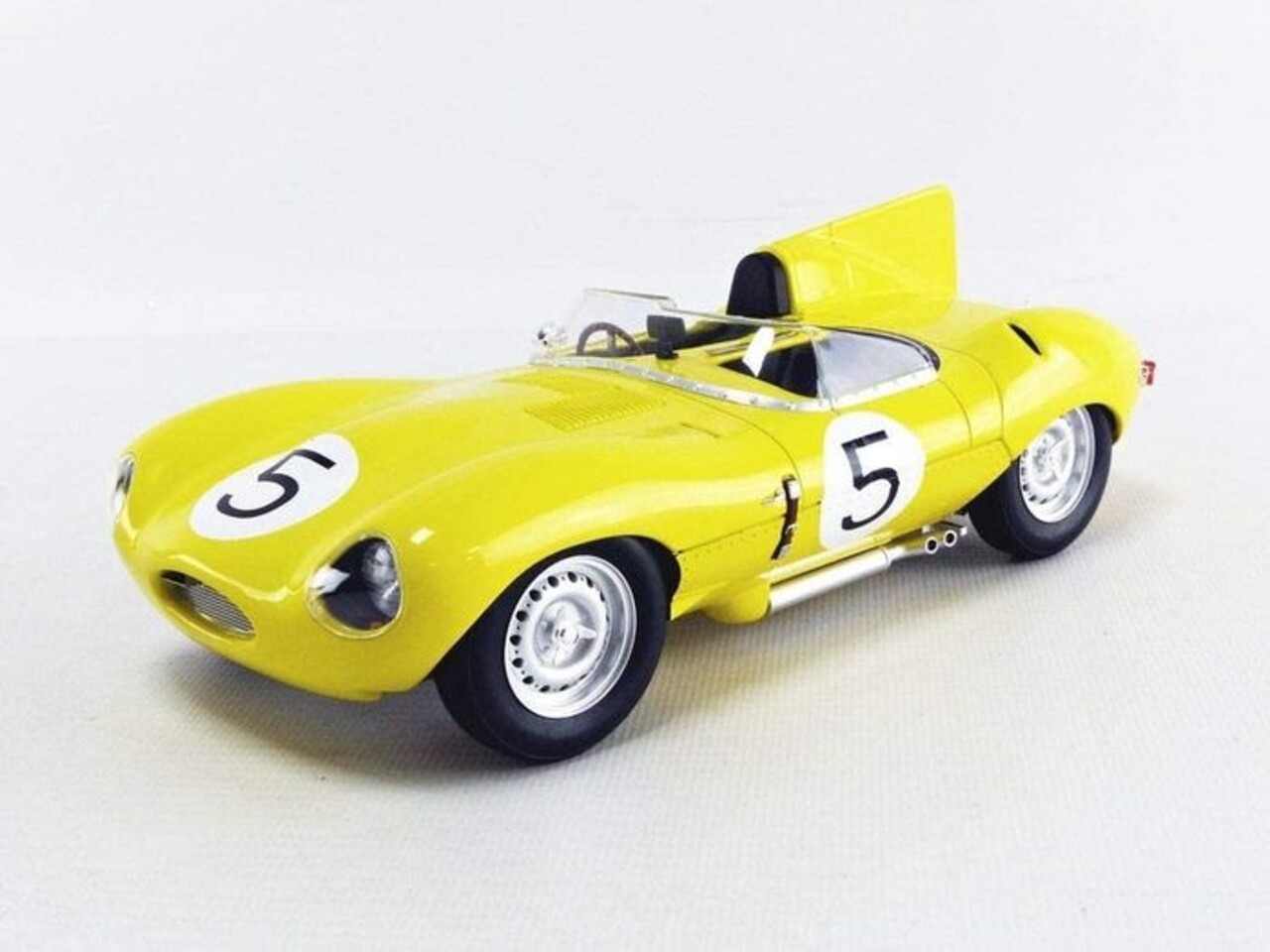 Jaguar Jaguar D-Type #5 4th 24h Le Mans 1956 - 1:18 - CMR Classic Model Replicars Jaguar Jaguar D-Type #5 4th 24h Le Mans 1956 - 1:18 - CMR Classic Model Replicars