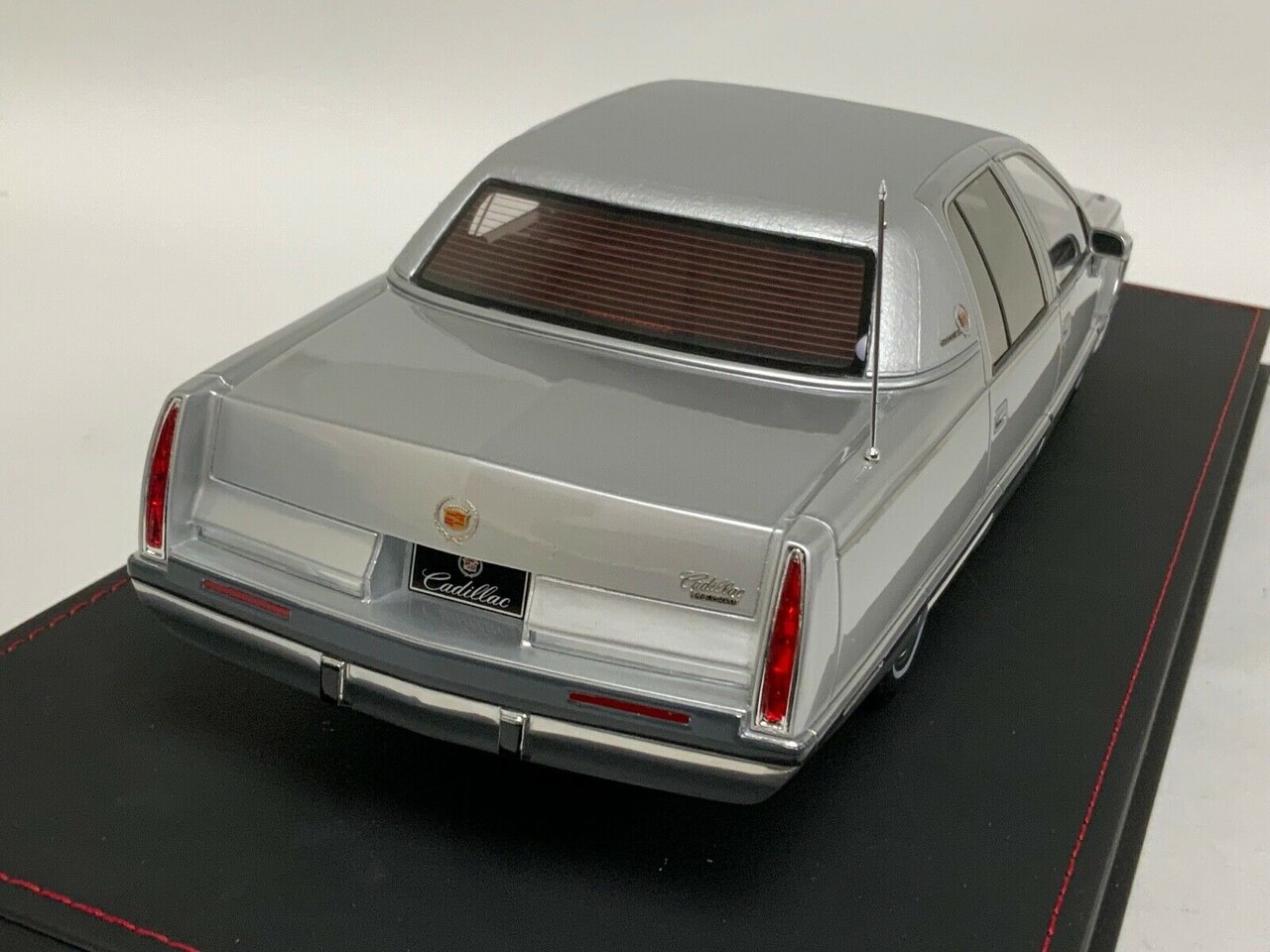 Cadillac Cadillac Fleetwood - 1:18 - VAV