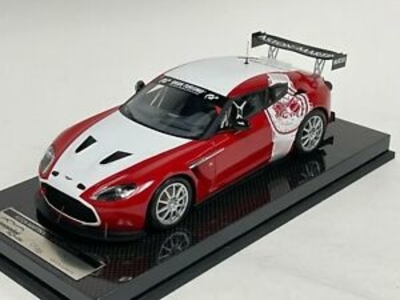 Aston Martin Aston Martin V12 Zagato Test Car Nürburgring 2012 - 1:18 - Tecnomodel Mythos Aston Martin Aston Martin V12 Zagato Test Car Nürburgring 2012 - 1:18 - Tecnomodel Mythos