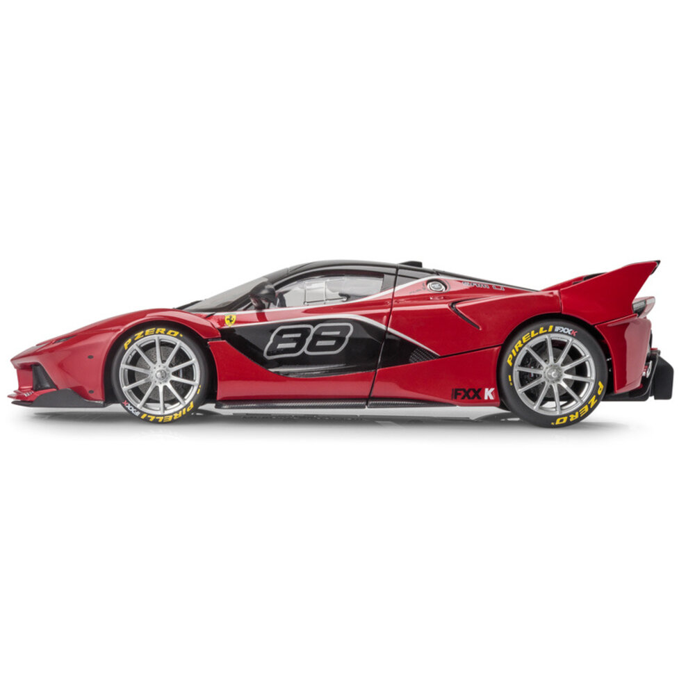Ferrari Ferrari FXX K #88 2014 Signature Serie - 1:18 - Bburago Ferrari Ferrari FXX K #88 2014 Signature Serie - 1:18 - Bburago