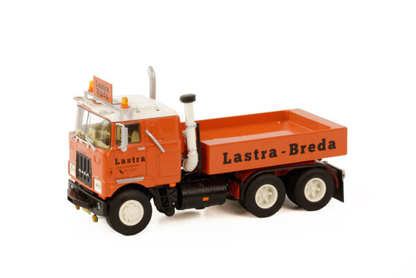 Mack Mack F700 6x4 + Ballast Box 'Lastra' - 1:50 - WSI Models