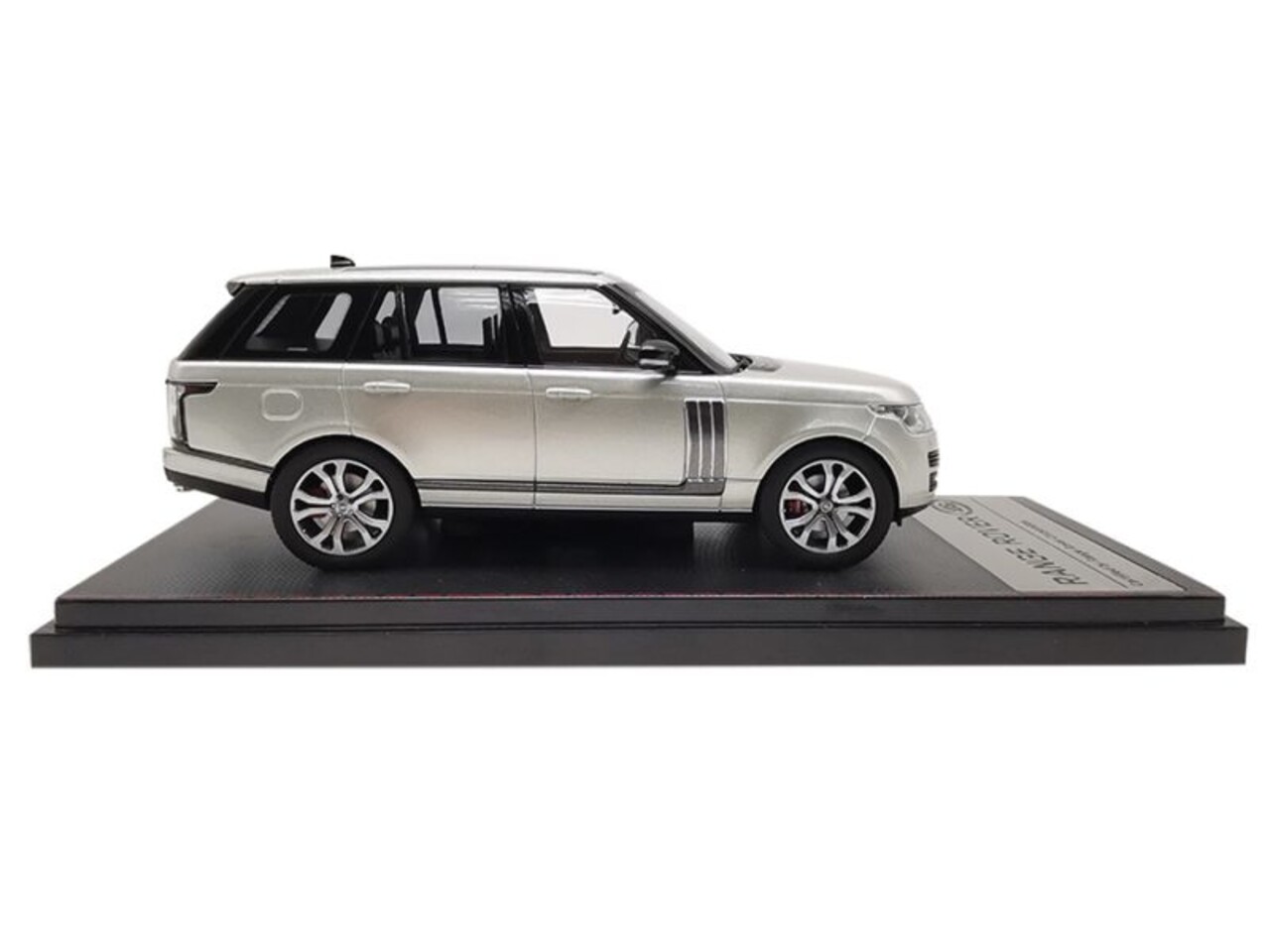 Land Rover Land Rover Range Rover - 1:43 - LCD Models Land Rover Land Rover Range Rover - 1:43 - LCD Models