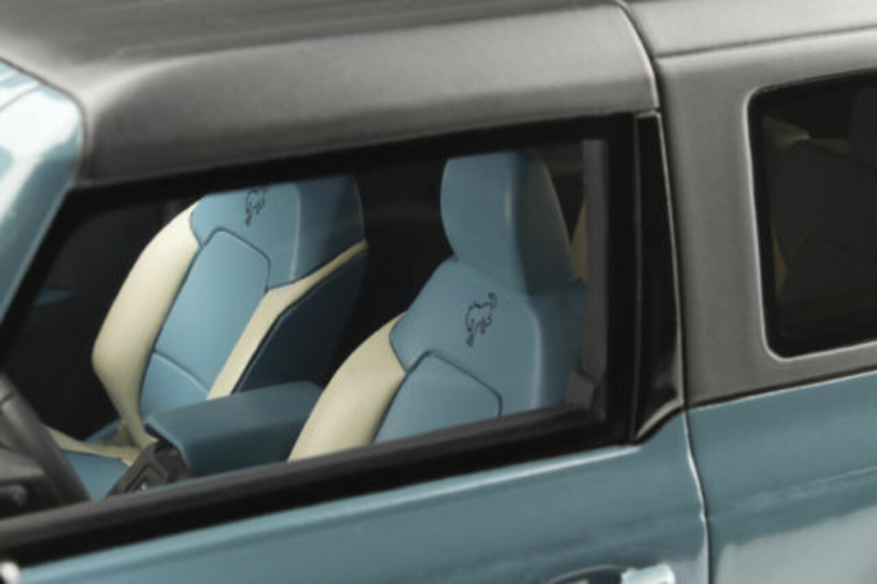 Ford Ford Bronco First Edition Area 51 - 1:18 - GT Spirit Ford Ford Bronco First Edition Area 51 - 1:18 - GT Spirit