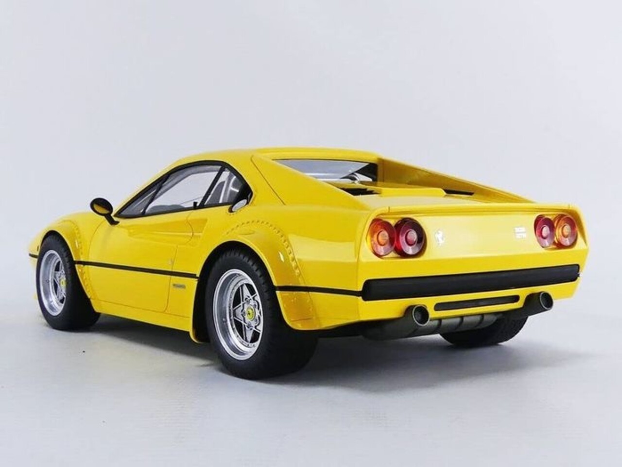 Ferrari Ferrari 308 GTB/4 LM Press Version 1976 - 1:18 - Tecnomodel Mythos Ferrari Ferrari 308 GTB/4 LM Press Version 1976 - 1:18 - Tecnomodel Mythos