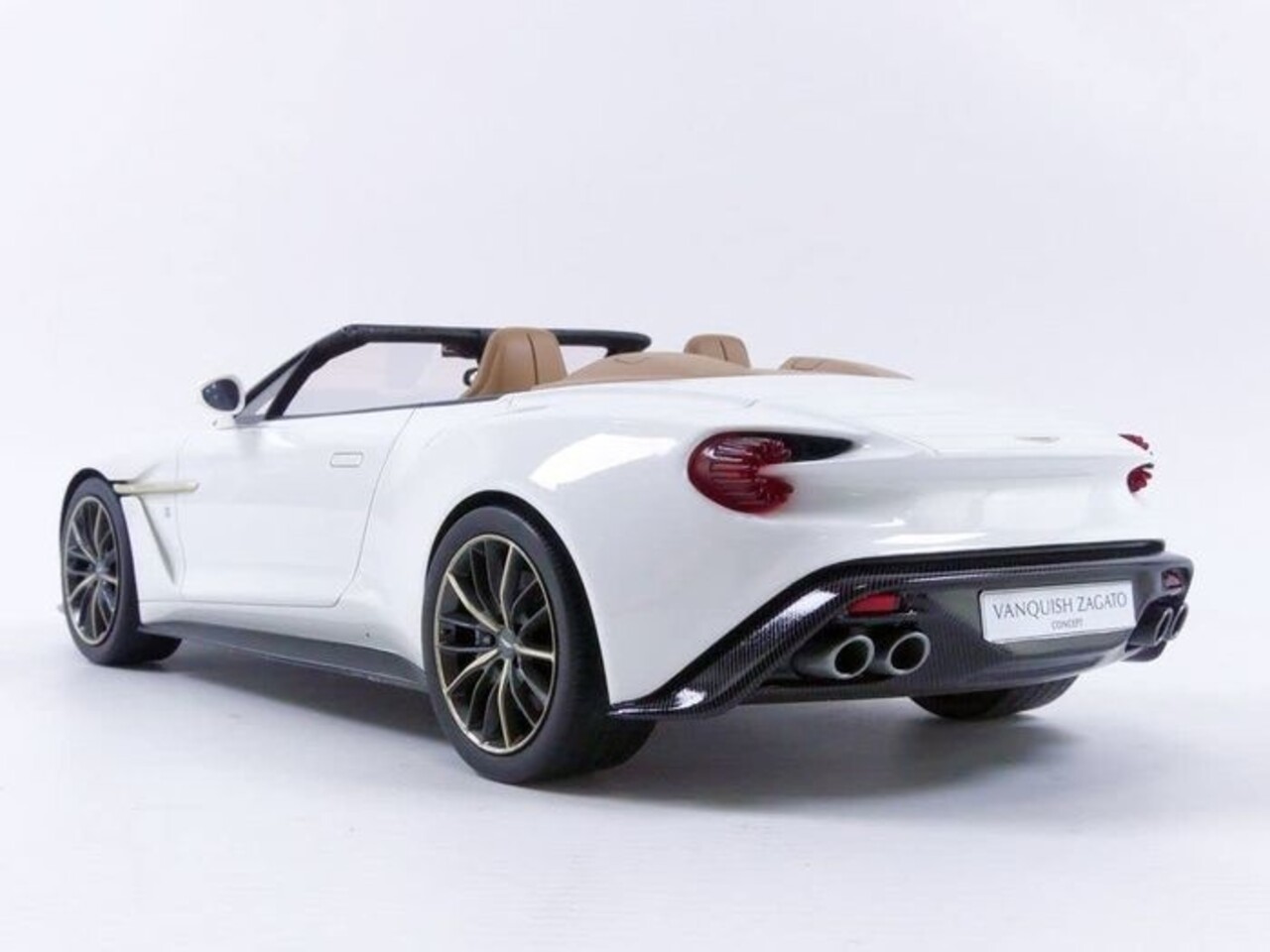 Aston Martin Aston Martin Vanquish Zagato Volante - 1:18 - Top Speed