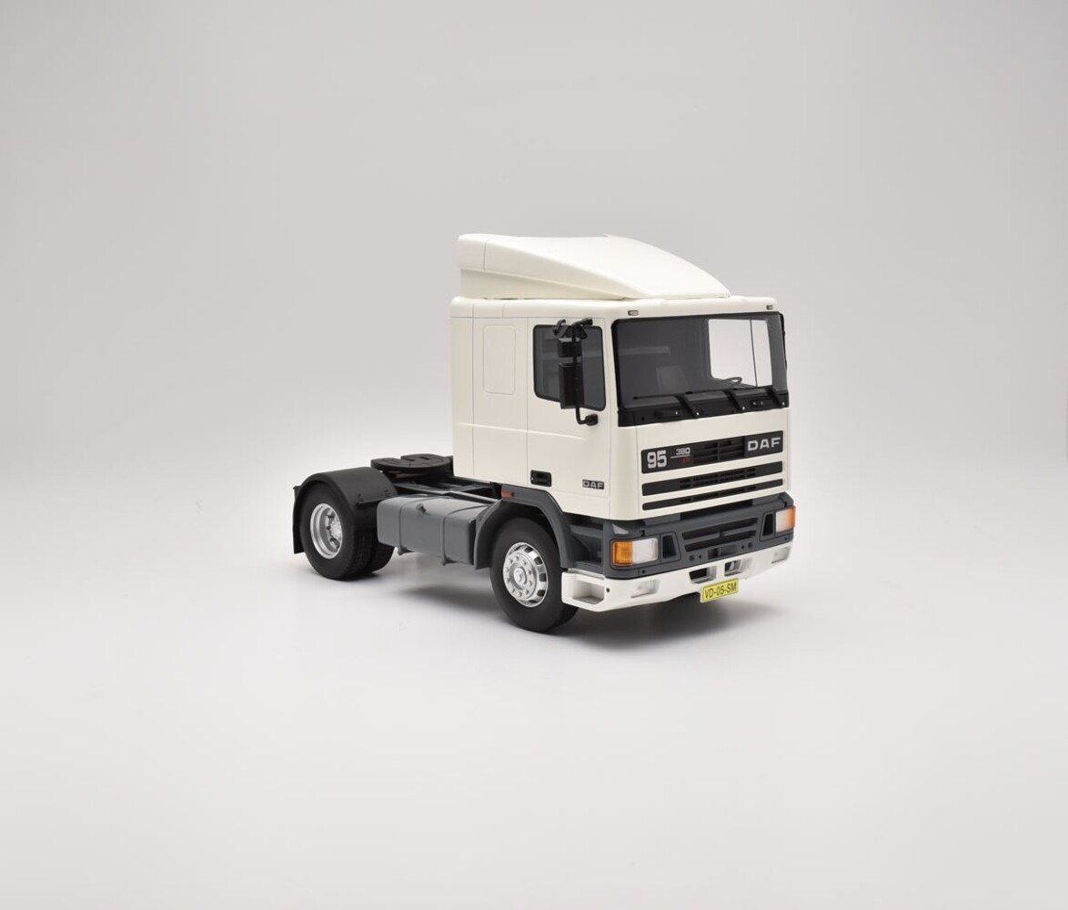 Daf DAF 95-FT Comfort Cab - 1:18 - Scale Masters