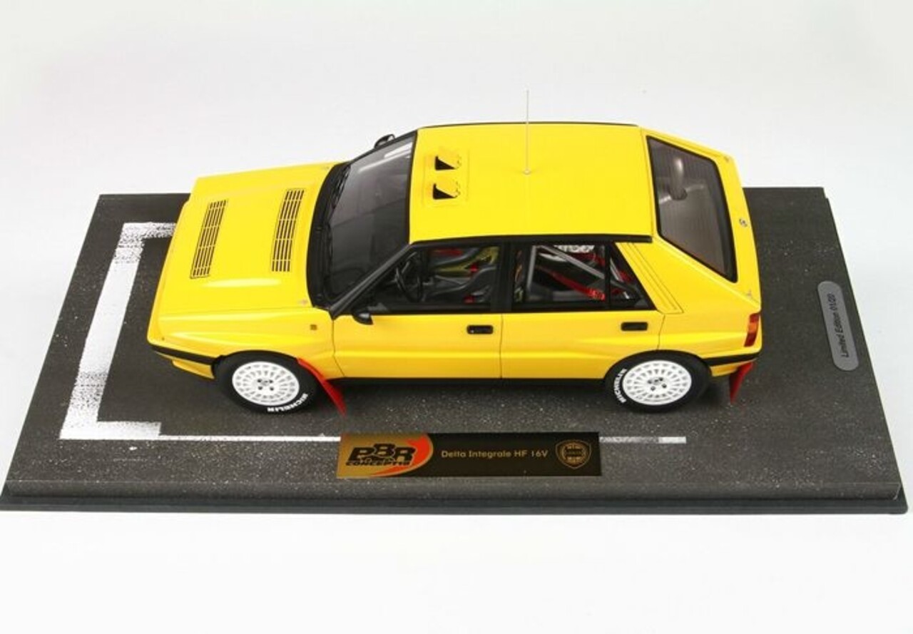 Lancia Lancia Delta Integrale HF 16V - 1:18 - BBR