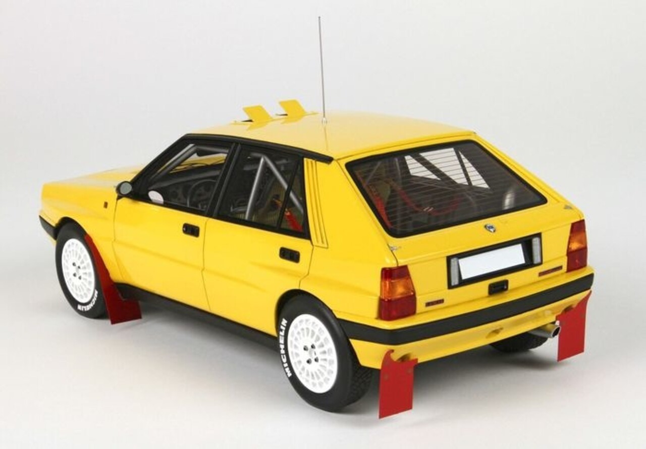 Lancia Lancia Delta Integrale HF 16V - 1:18 - BBR