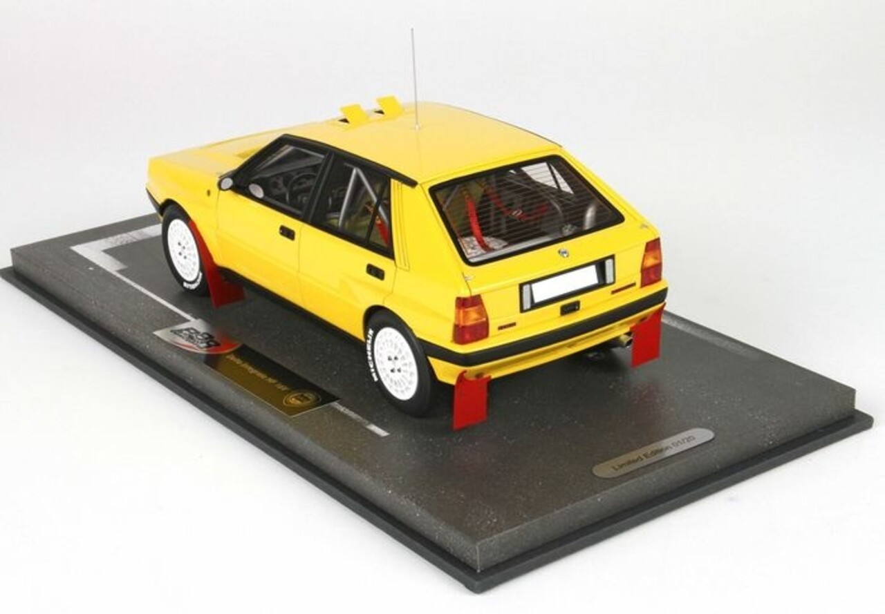 Lancia Lancia Delta Integrale HF 16V - 1:18 - BBR