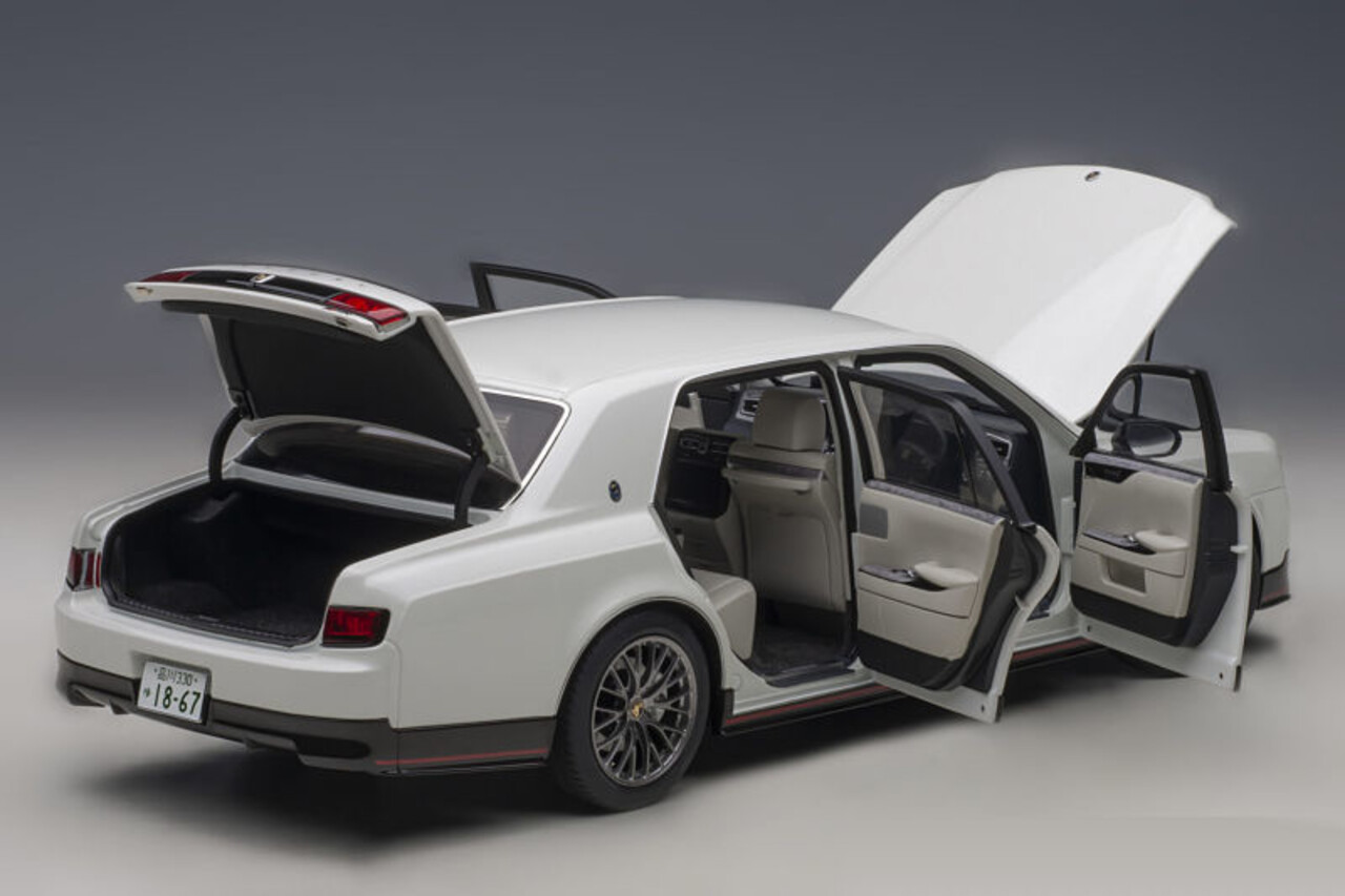 Toyota Toyota Century GRMN (Exclusive Luxury Sedan) 2018 - 1:18 - AUTOart Toyota Toyota Century GRMN (Exclusive Luxury Sedan) 2018 - 1:18 - AUTOart