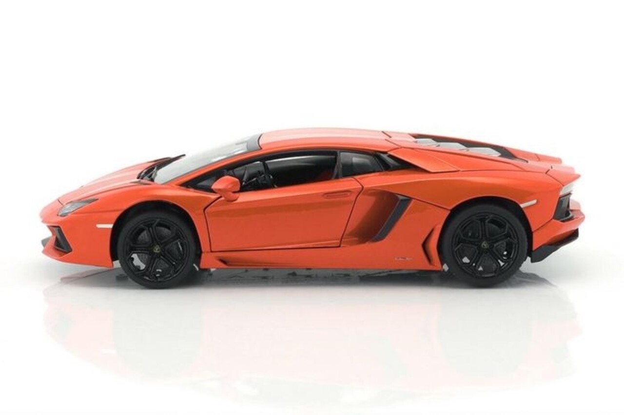 Lamborghini Lamborghini Aventador LP 700-4 - 1:18 - Rastar Lamborghini Lamborghini Aventador LP 700-4 - 1:18 - Rastar