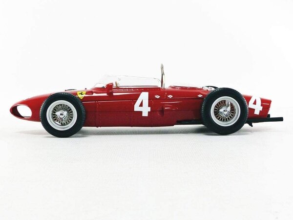 Formule 1 Ferrari Dino 156 Sharknose #4 Winner British GP - 1:18 - CMR Classic Model Replicars Formule 1 Ferrari Dino 156 Sharknose #4 Winner British GP - 1:18 - CMR Classic Model Replicars