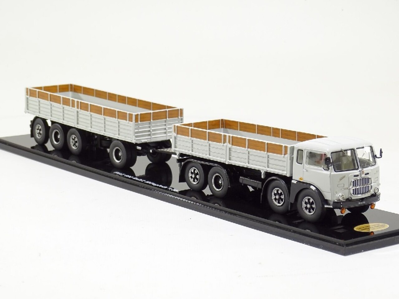 Fiat Fiat 690 N1 6x2/2 Millepiedi + 4 Achsigem Anhänger - 1:50 - Golden Oldies