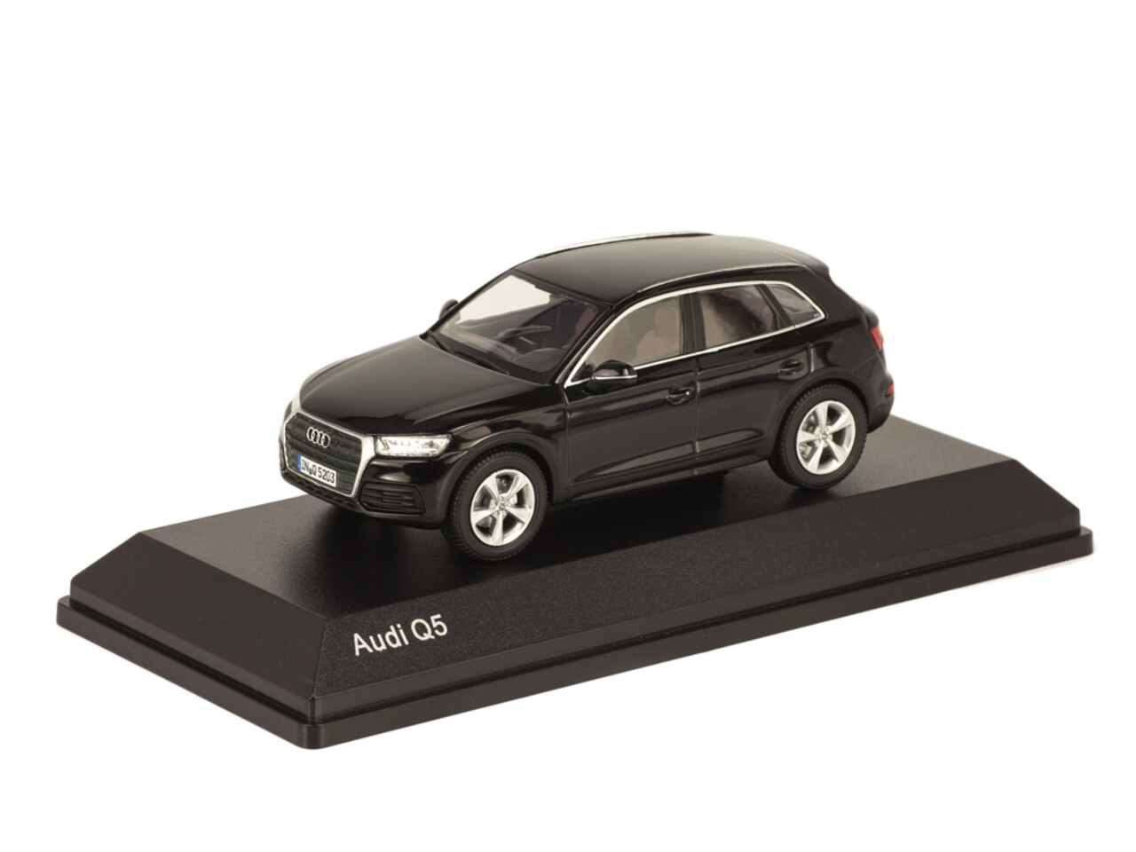 Audi Audi Q5 - 1:43 - iScale