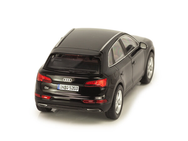 Audi Audi Q5 - 1:43 - iScale