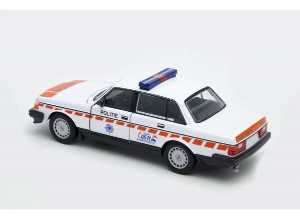 Volvo Volvo 240 GL 1986 'Dutch Police' - 1:24 - Welly Volvo Volvo 240 GL 1986 'Dutch Police' - 1:24 - Welly